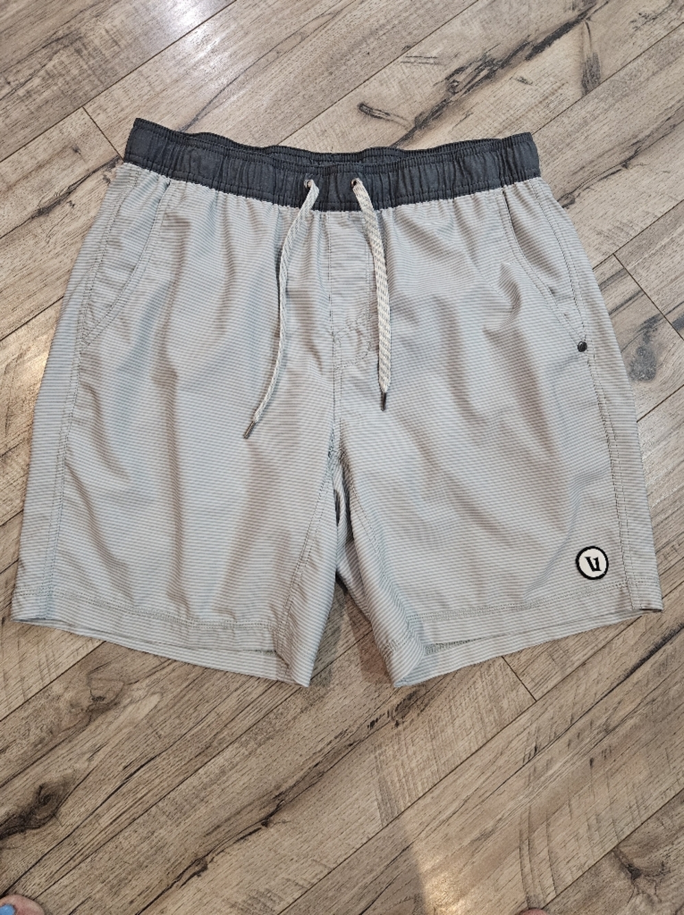 Vuori Men's Kore Shorts 7" Inseam 32 Inch Waist Medium Lines Light Gray Stripes